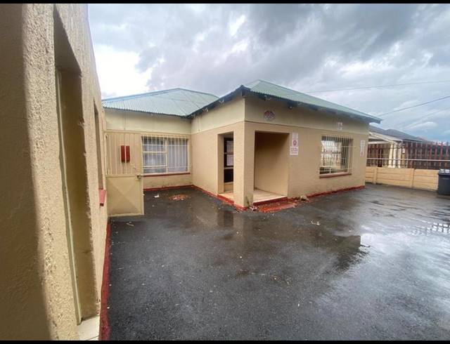 12 BEDROOM HOUSE FOR SALE IN BRAKPAN CENTRAL
